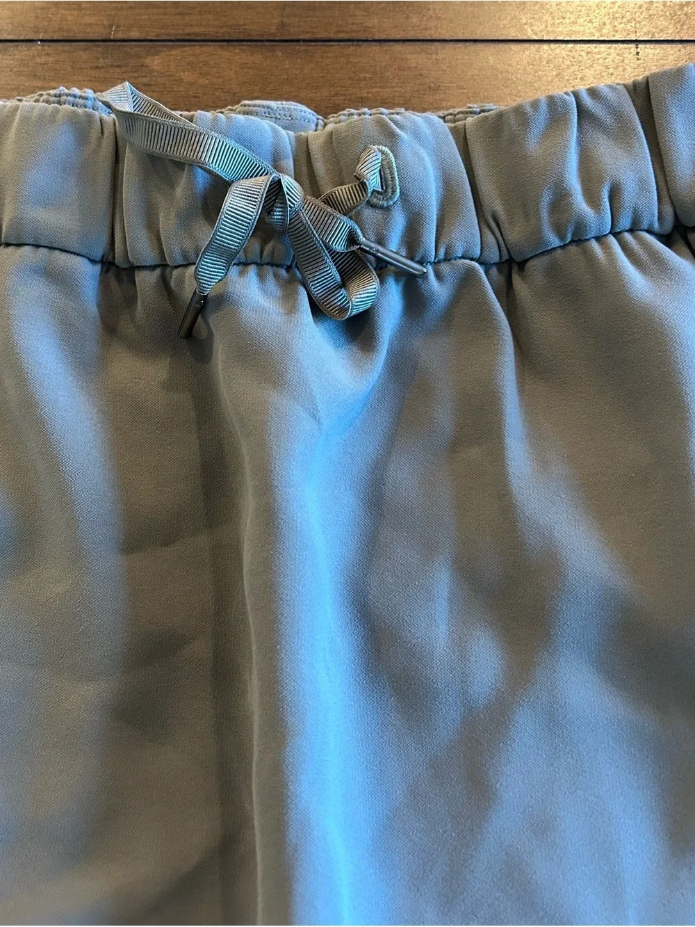 Lululemon On The Fly Skirt Size 8 Style W8A87S Grey Sage
